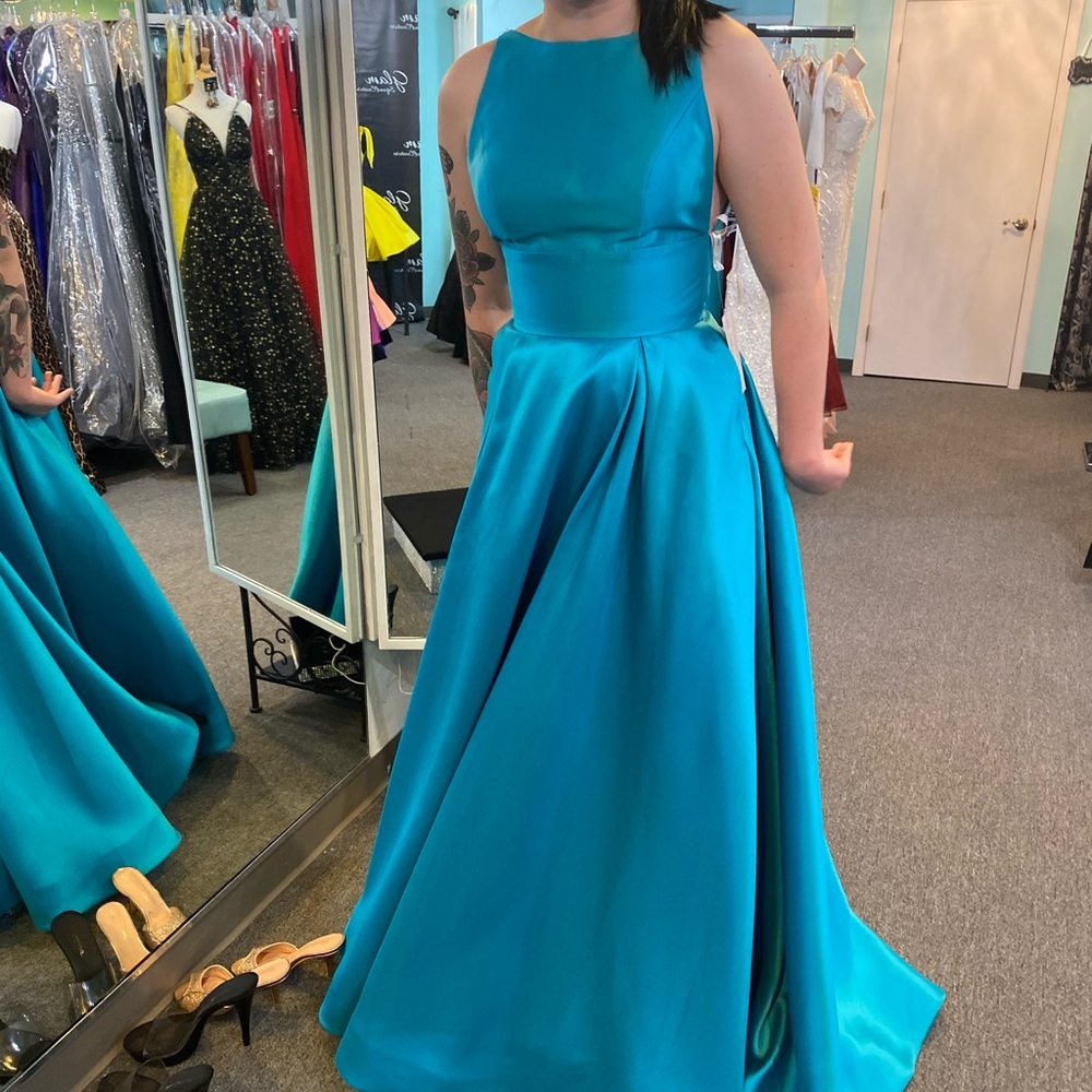 Sherri Hill Dress - Picture 6 of 8